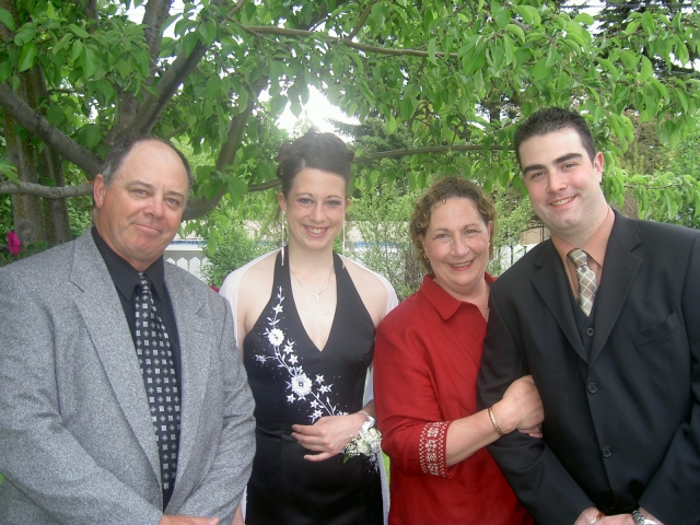 Gary Hayward, wife Marilyn and children Matthew & Sarah